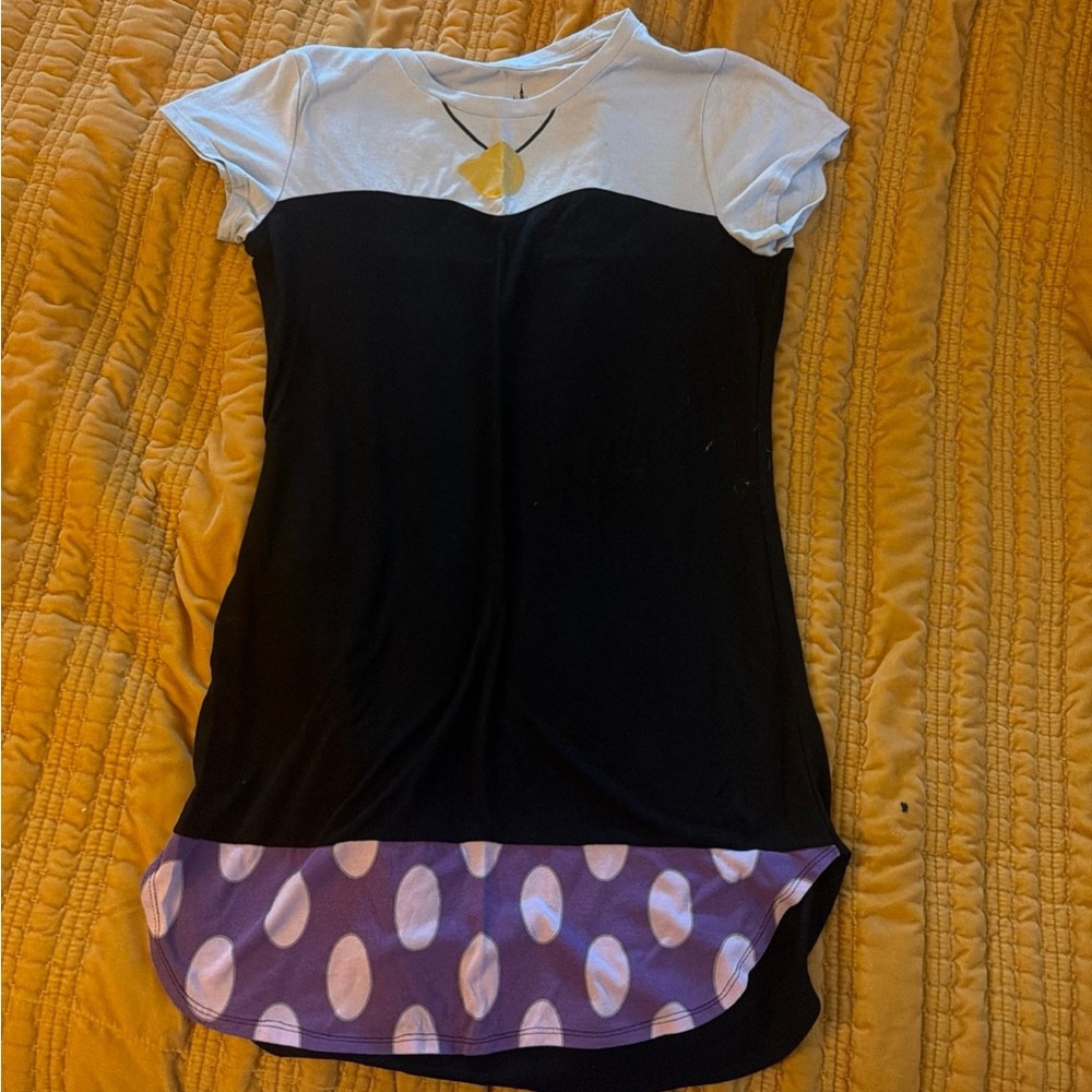 Disney URSULA sleep gown Medium